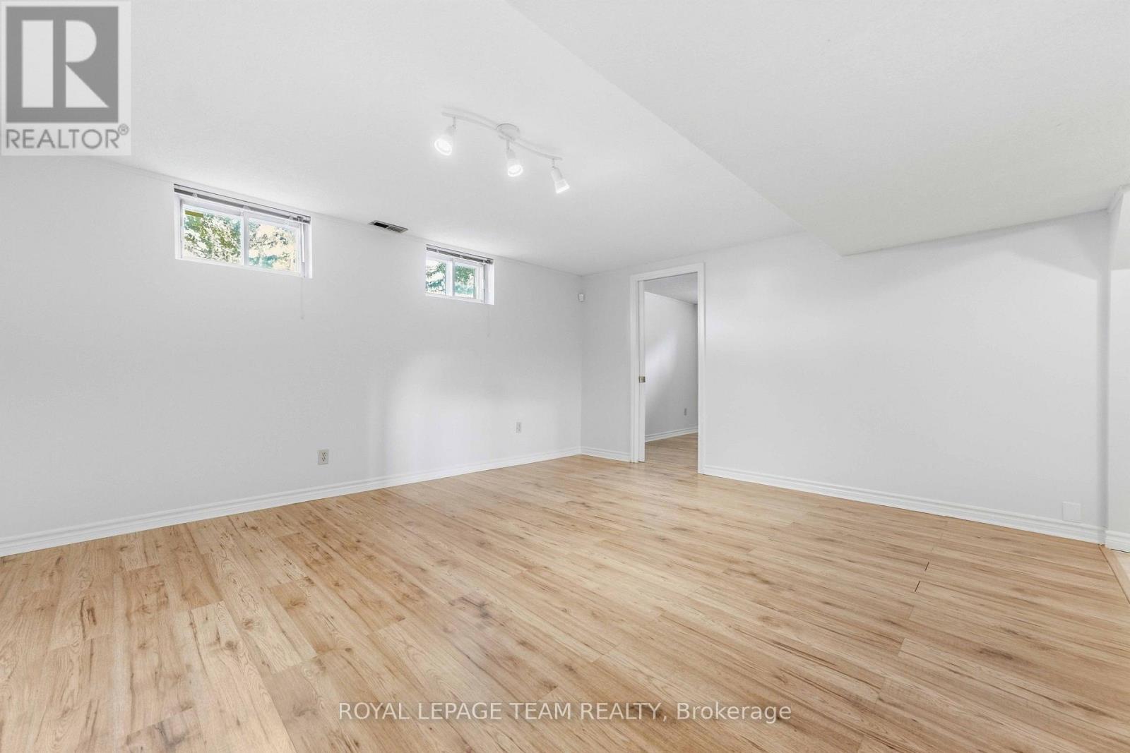 1515 Valmarie Avenue, Ottawa, ON
