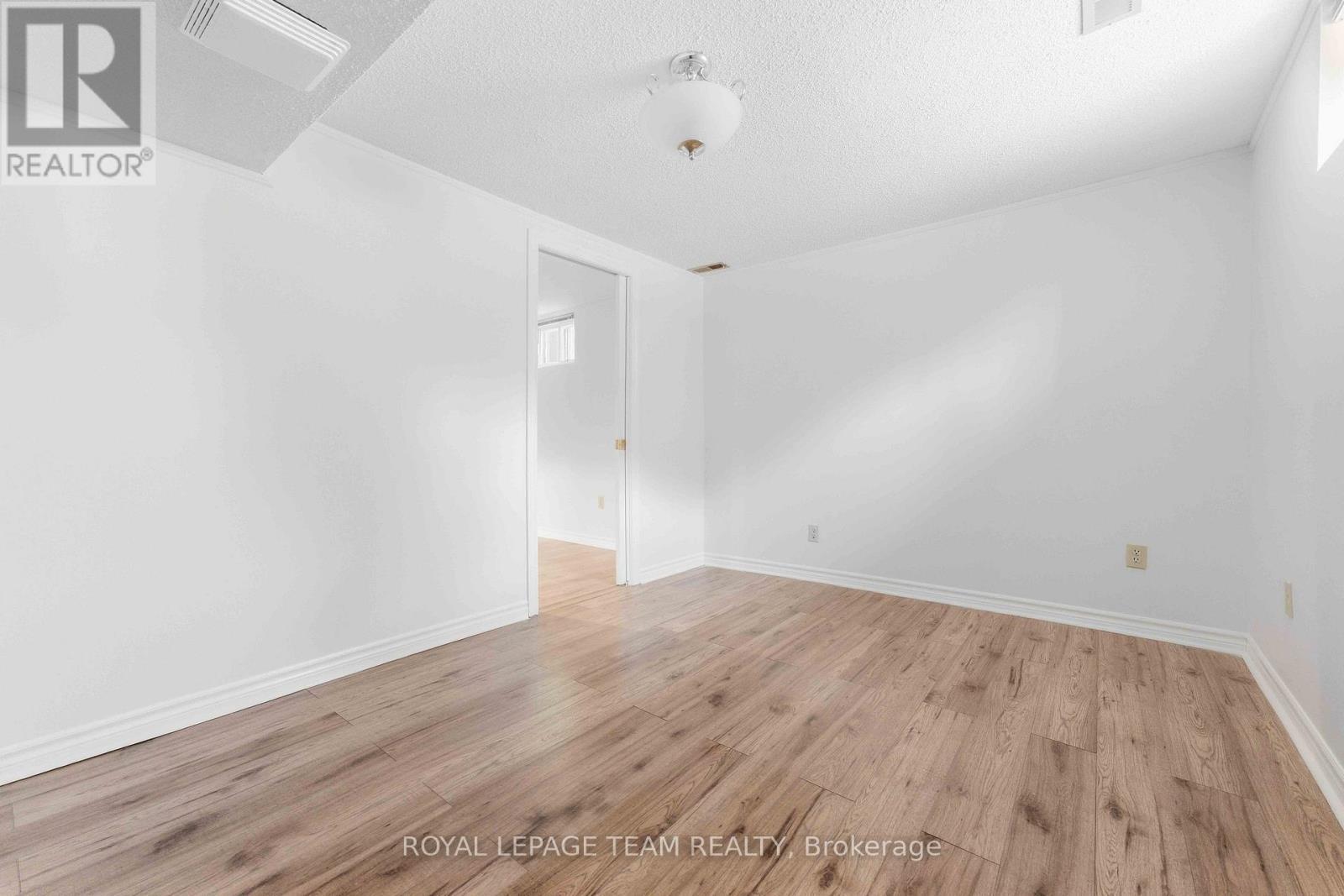 1515 Valmarie Avenue, Ottawa, ON