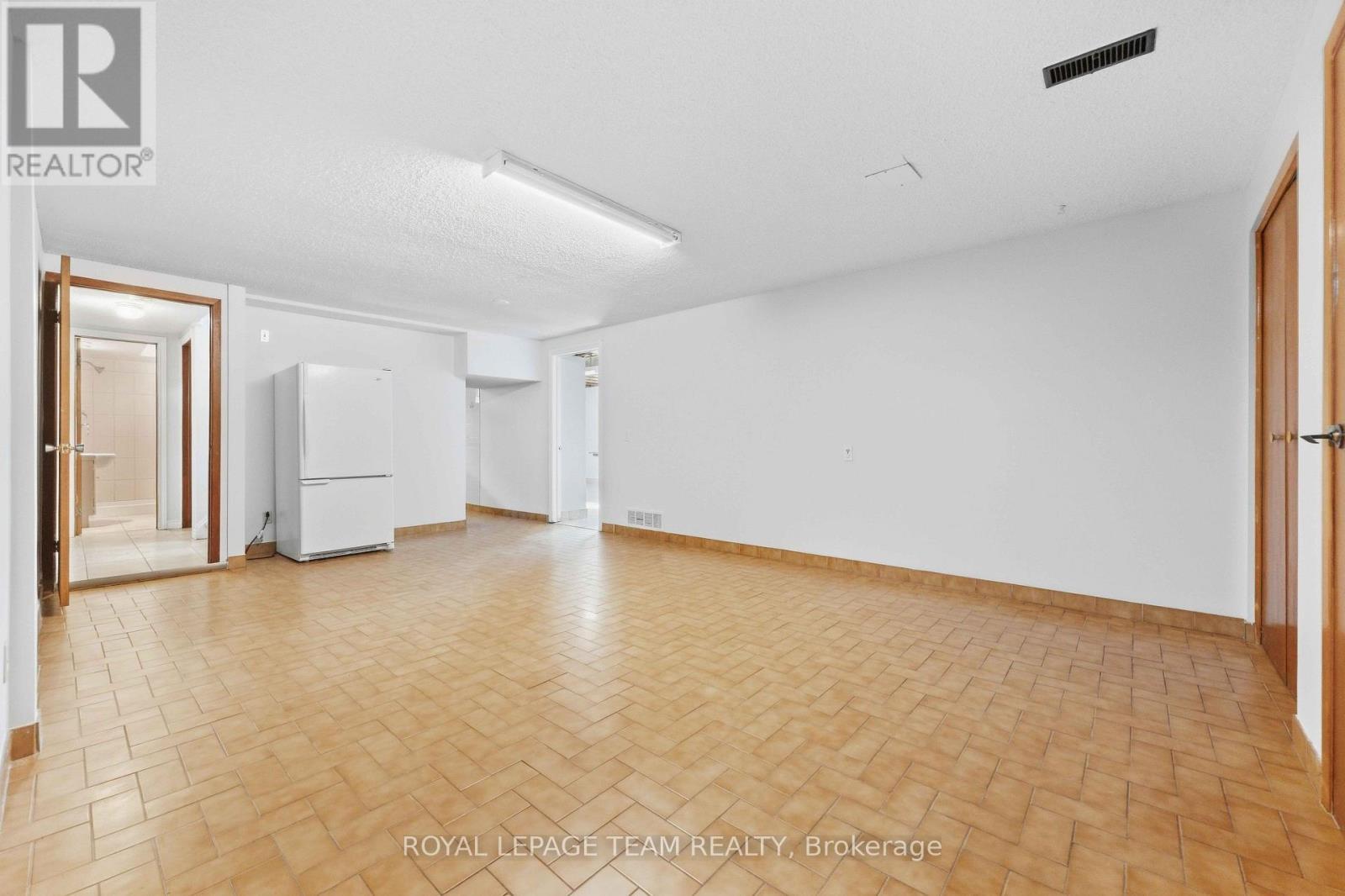 1515 Valmarie Avenue, Ottawa, ON