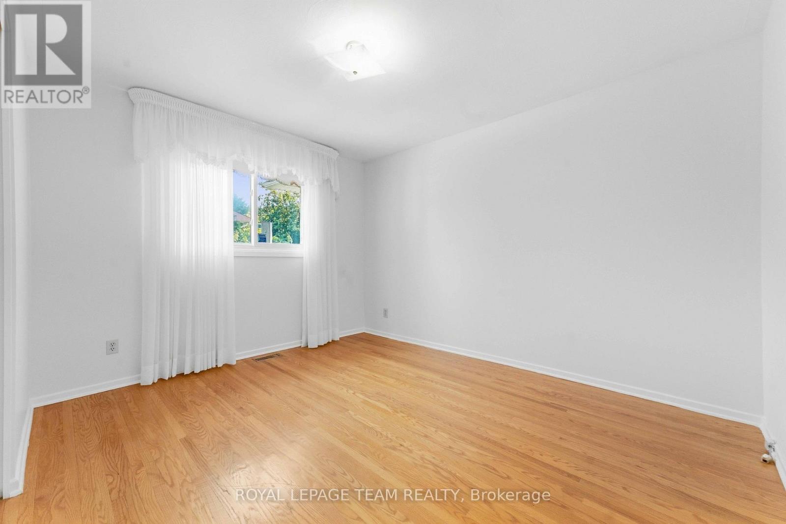 1515 Valmarie Avenue, Ottawa, ON