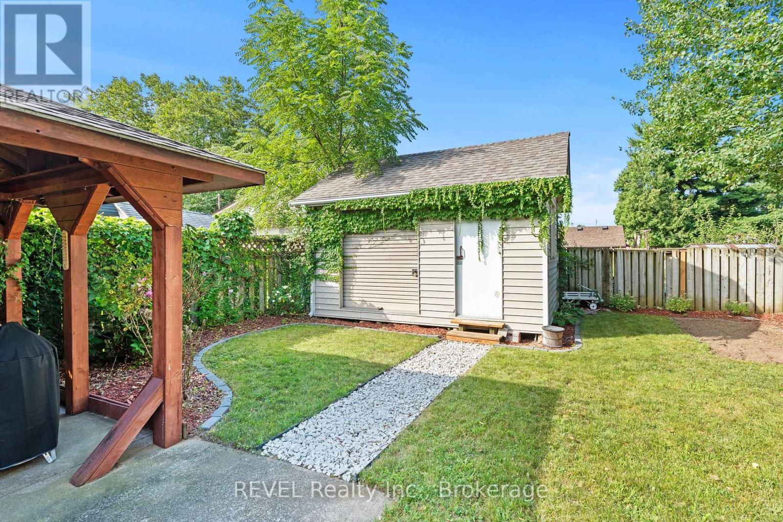 28 Black Knight Road, St. Catharines (Lakeport), ON