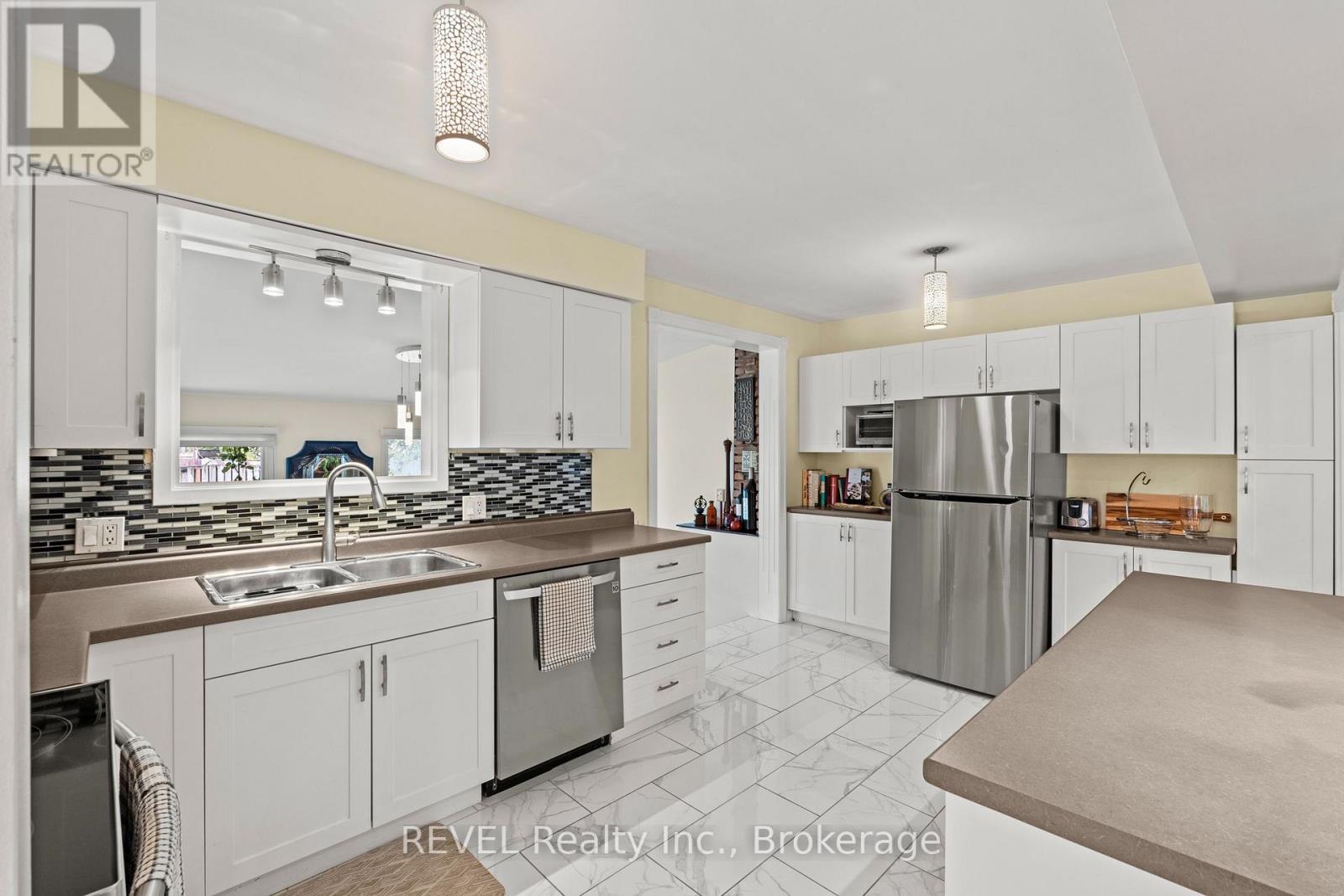 28 Black Knight Road, St. Catharines (Lakeport), ON