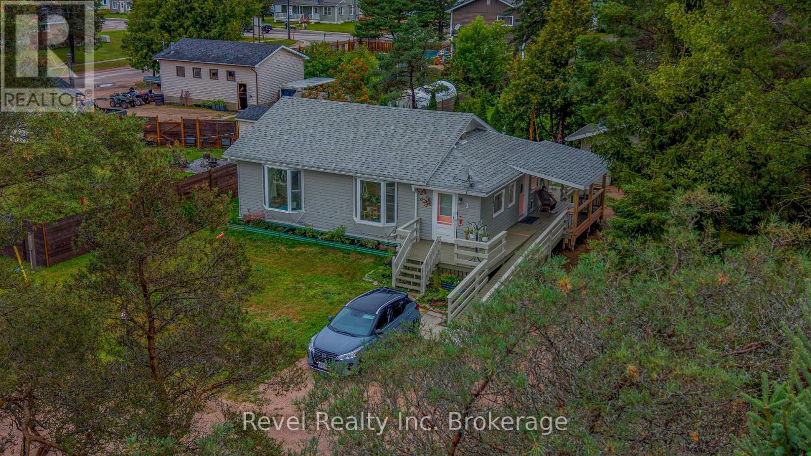 2 Lincoln Avenue, South River, ON