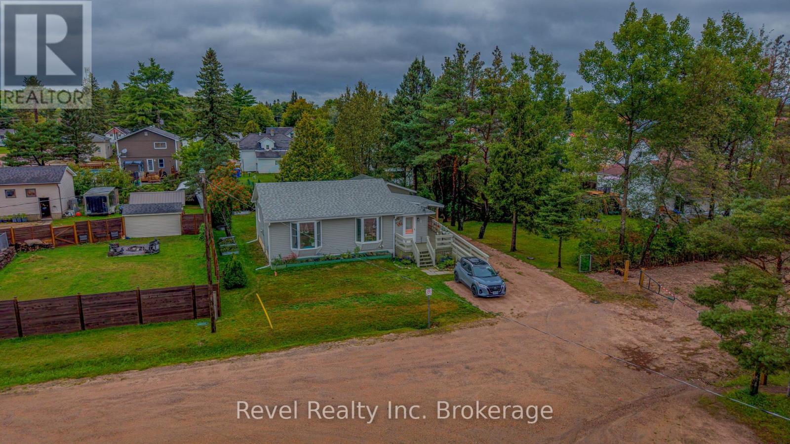 2 Lincoln Avenue, South River, ON