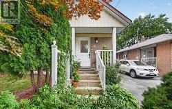 16 BALTRAY CRESCENT Toronto, ON M3A 2H4