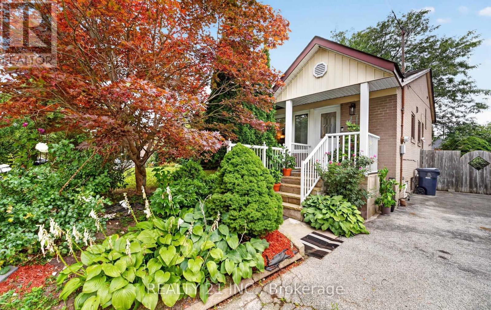 16 Baltray Crescent, Toronto, ON