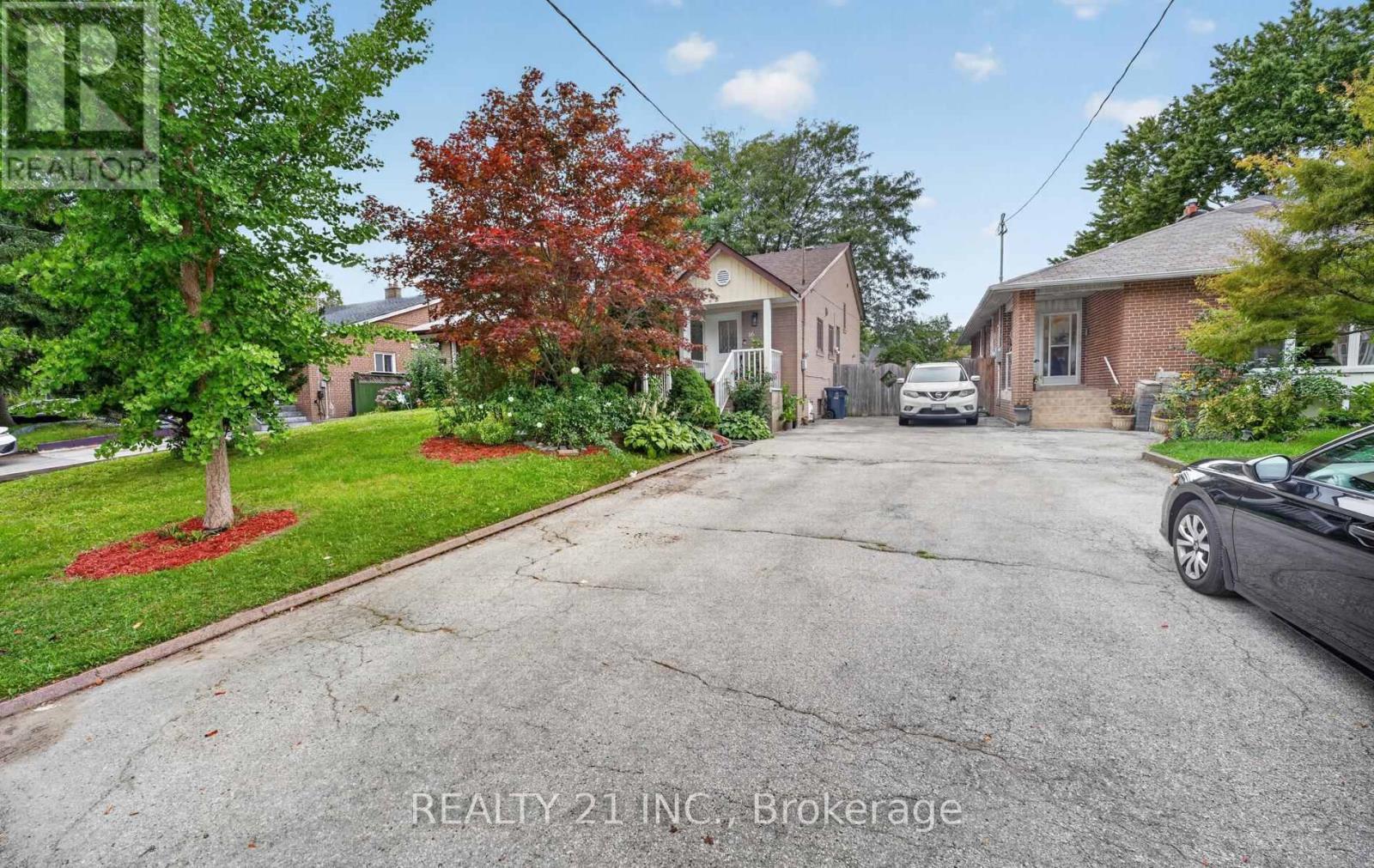 16 Baltray Crescent, Toronto, ON