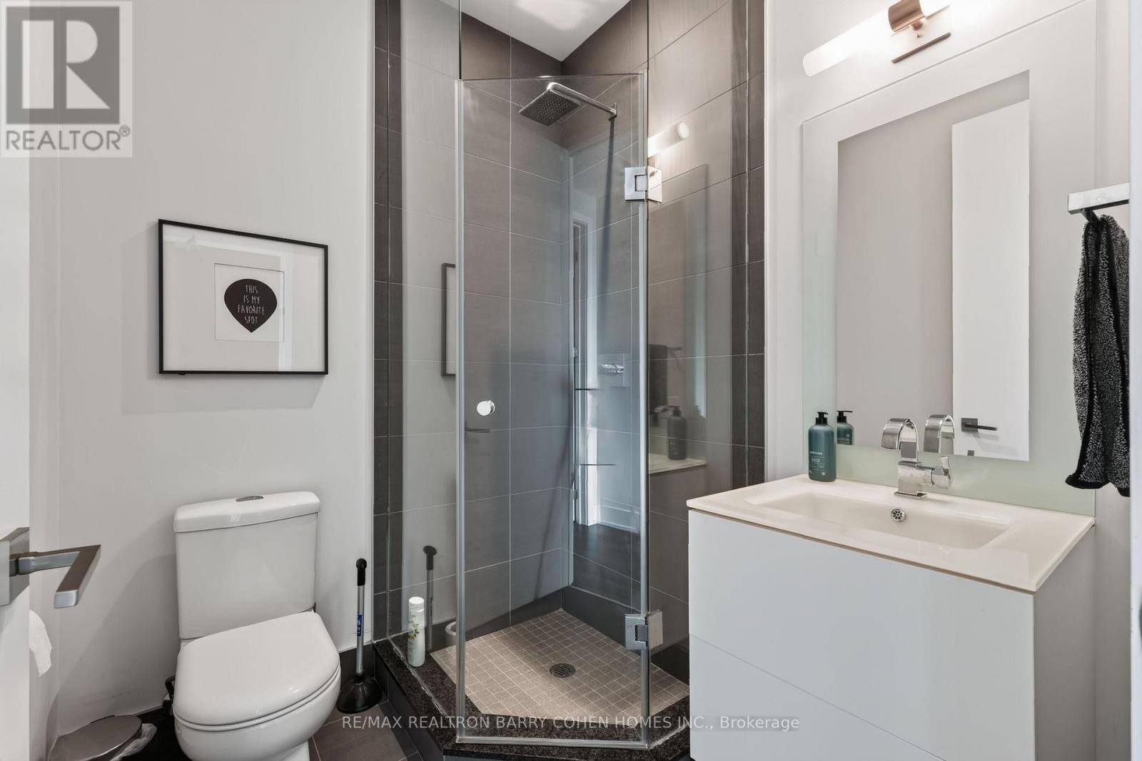 1018 - 111 St Clair Avenue W, Toronto, ON