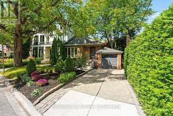 4 LYNDHURST COURT Toronto, ON M5R 1X7