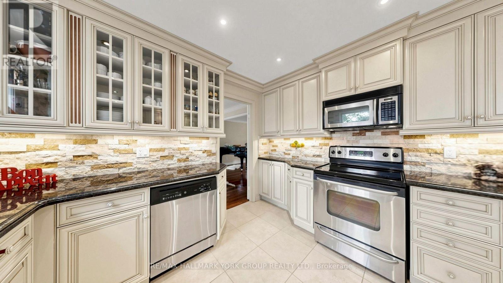 45 Pinnacle Road, Toronto, ON