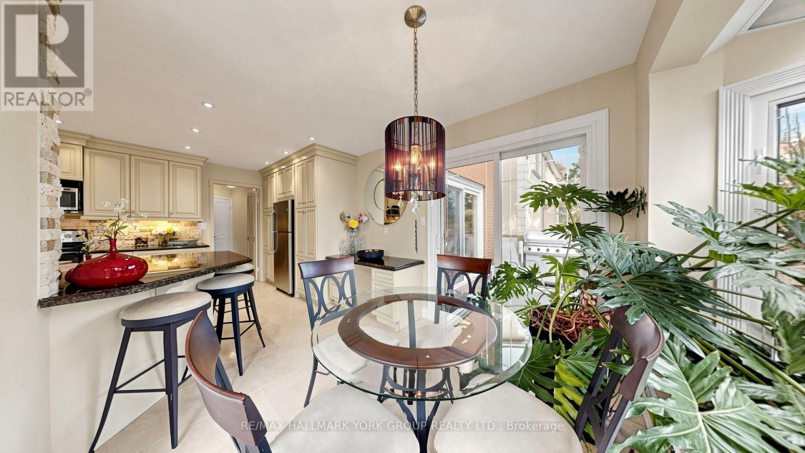 45 Pinnacle Road, Toronto, ON
