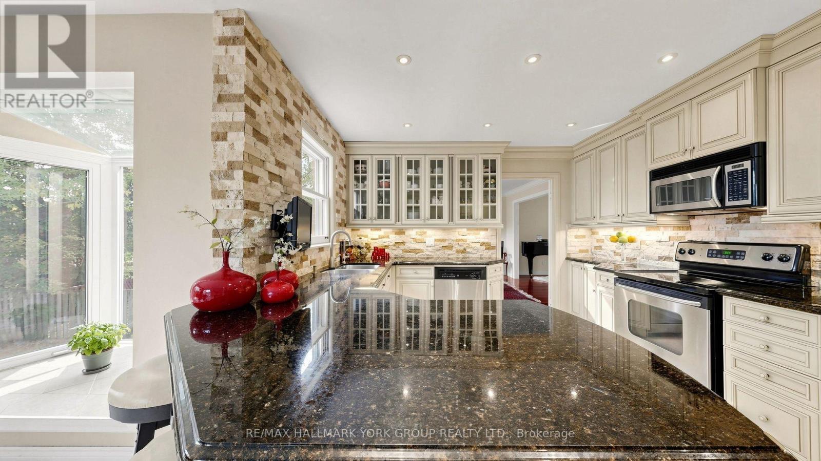 45 Pinnacle Road, Toronto, ON