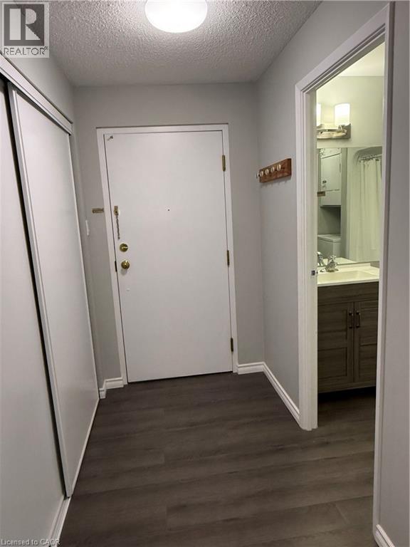 20 Ellen Street Unit# 404, Waterloo, ON
