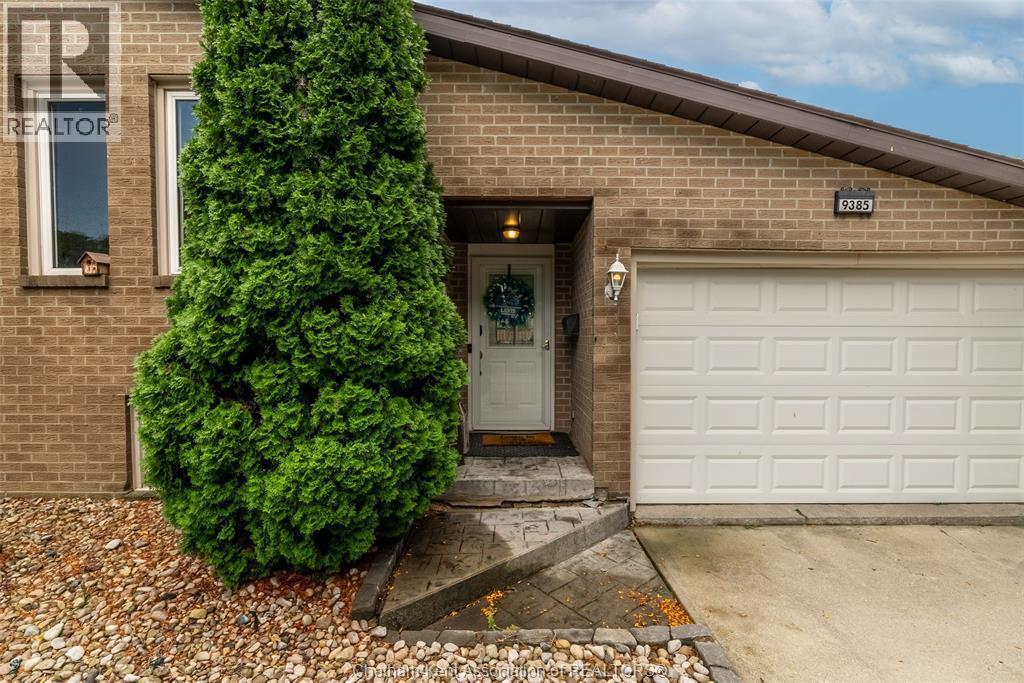 9385 Tamarack Street, Windsor, ON