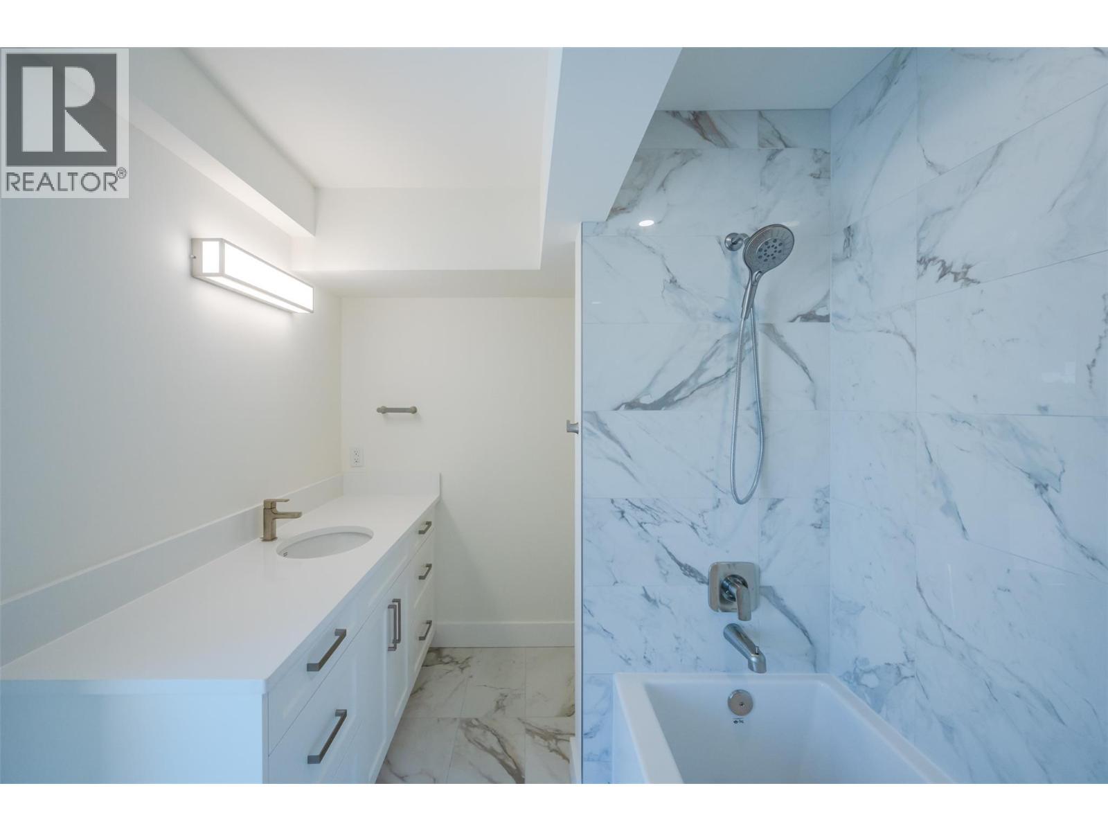 578 Lakeshore Drive Unit# 203, Penticton, BC