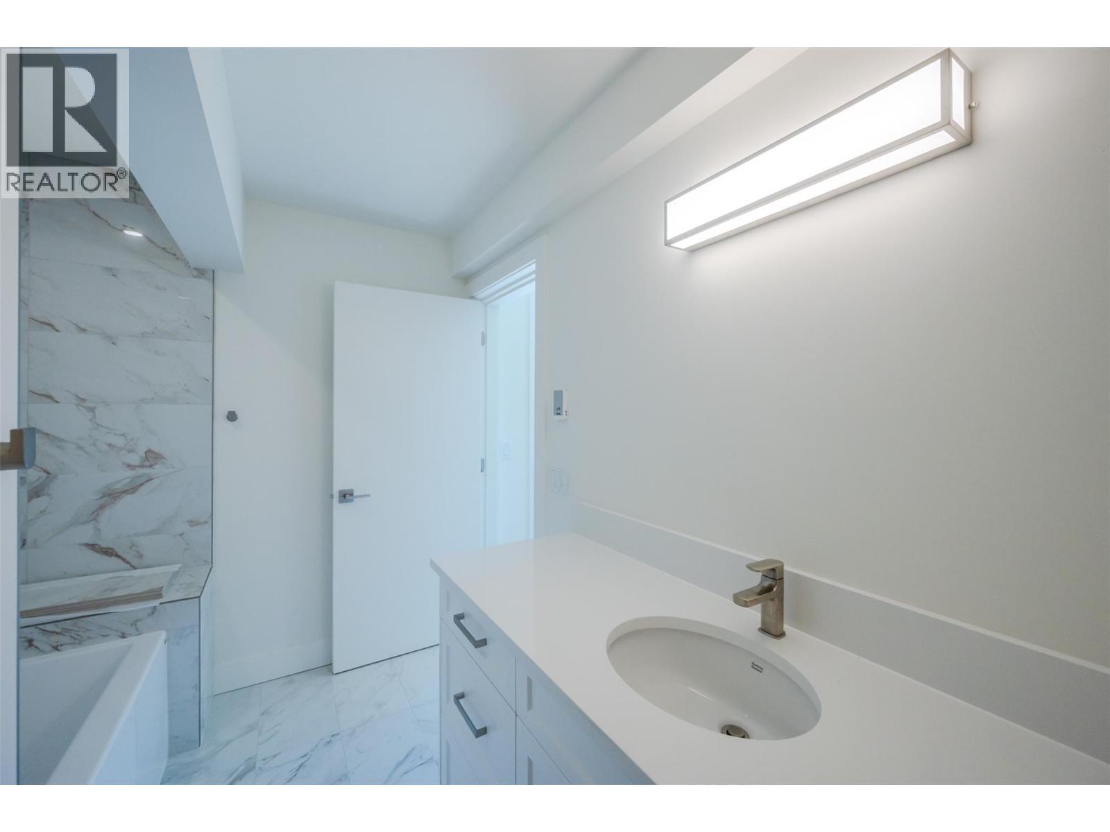 578 Lakeshore Drive Unit# 203, Penticton, BC