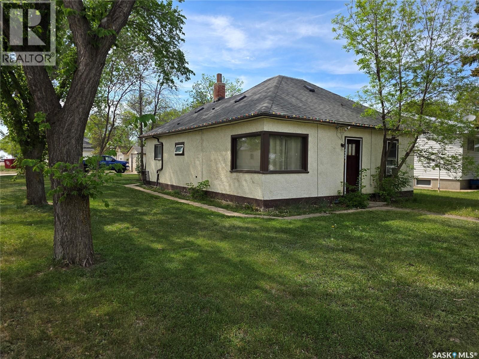 5460 Kings Avenue, Gull Lake, SK