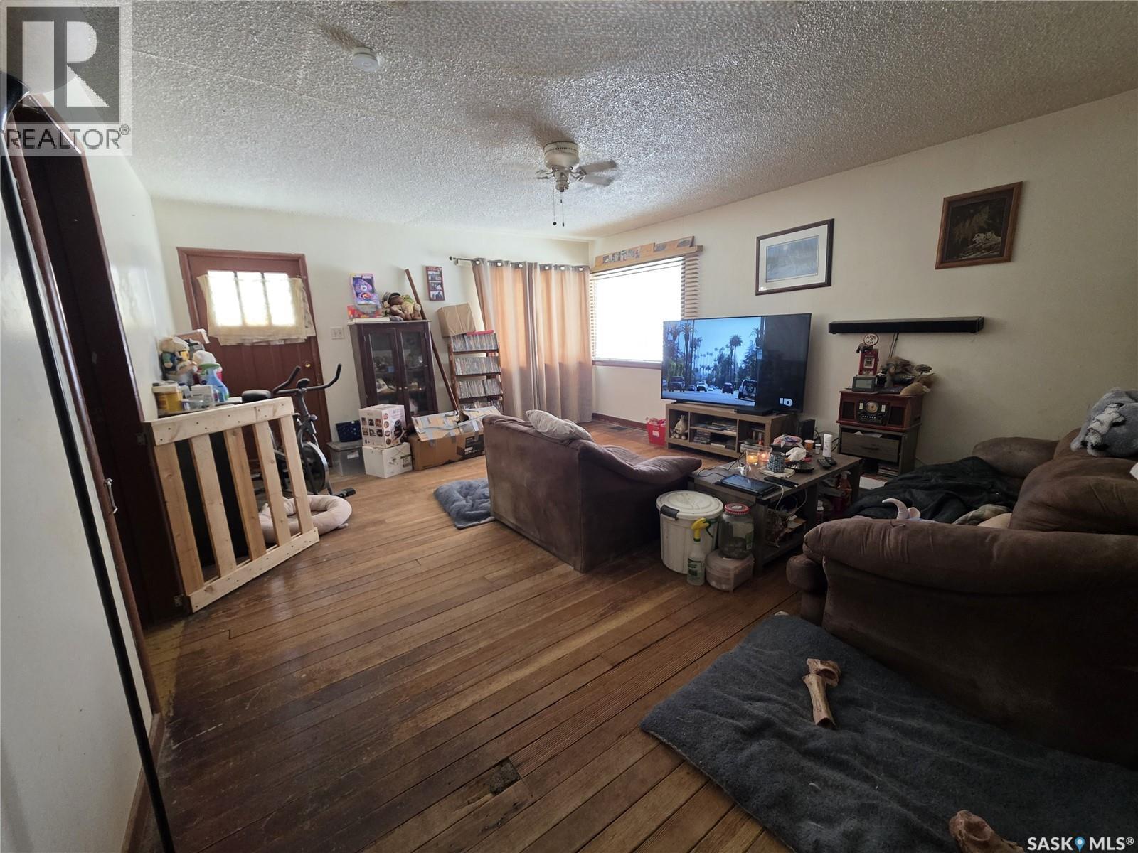 5460 Kings Avenue, Gull Lake, SK