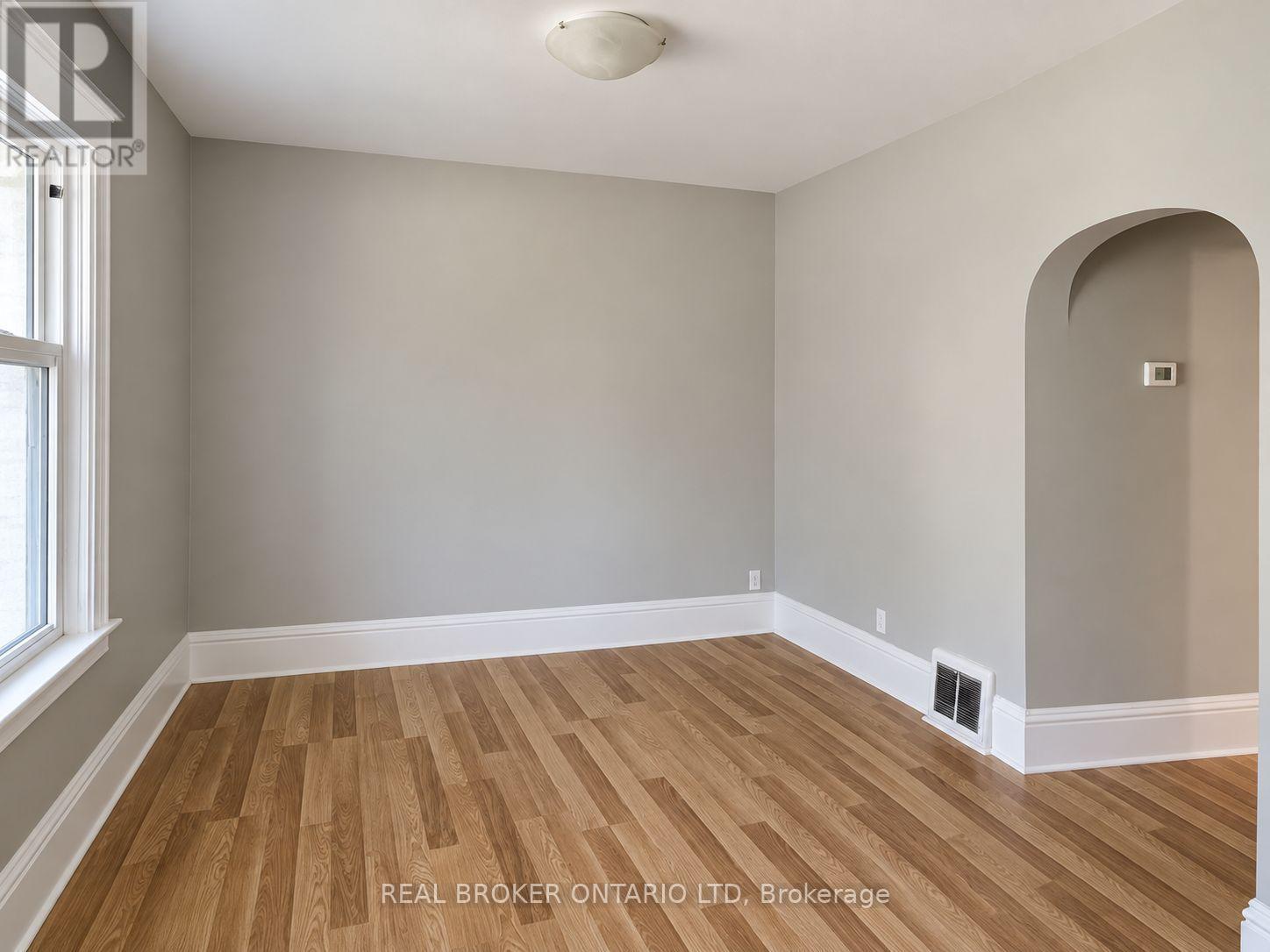 Main - Living Room - 31 Myrtle Street, St. Thomas, ON