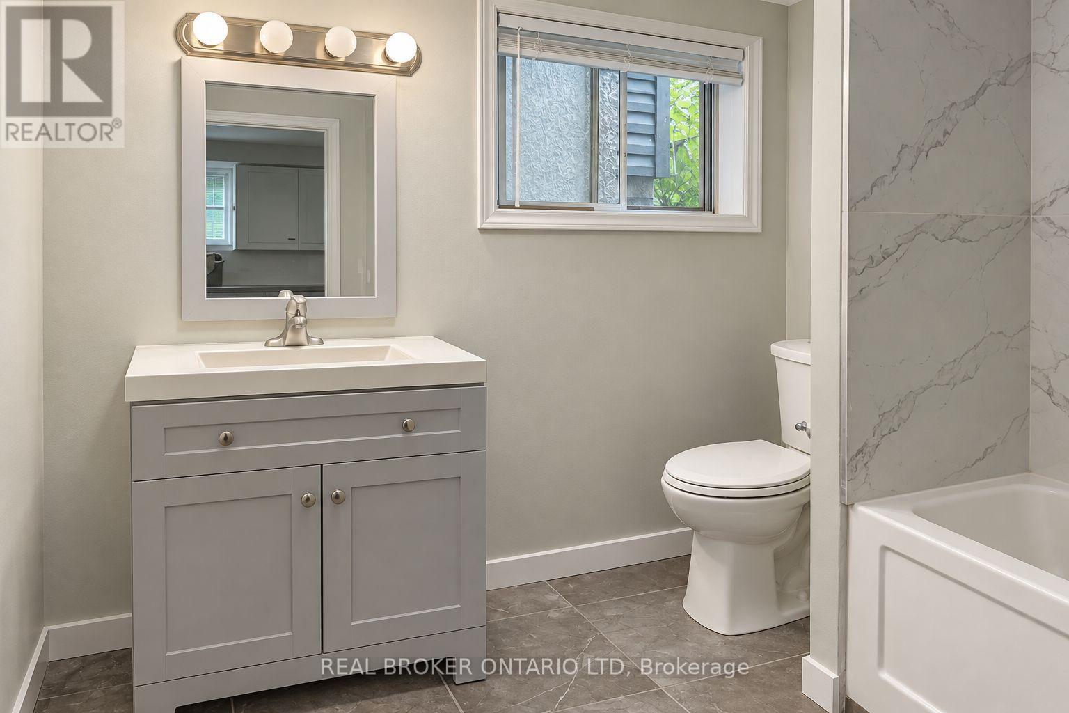 Lower - Bathroom - 31 Myrtle Street, St. Thomas, ON