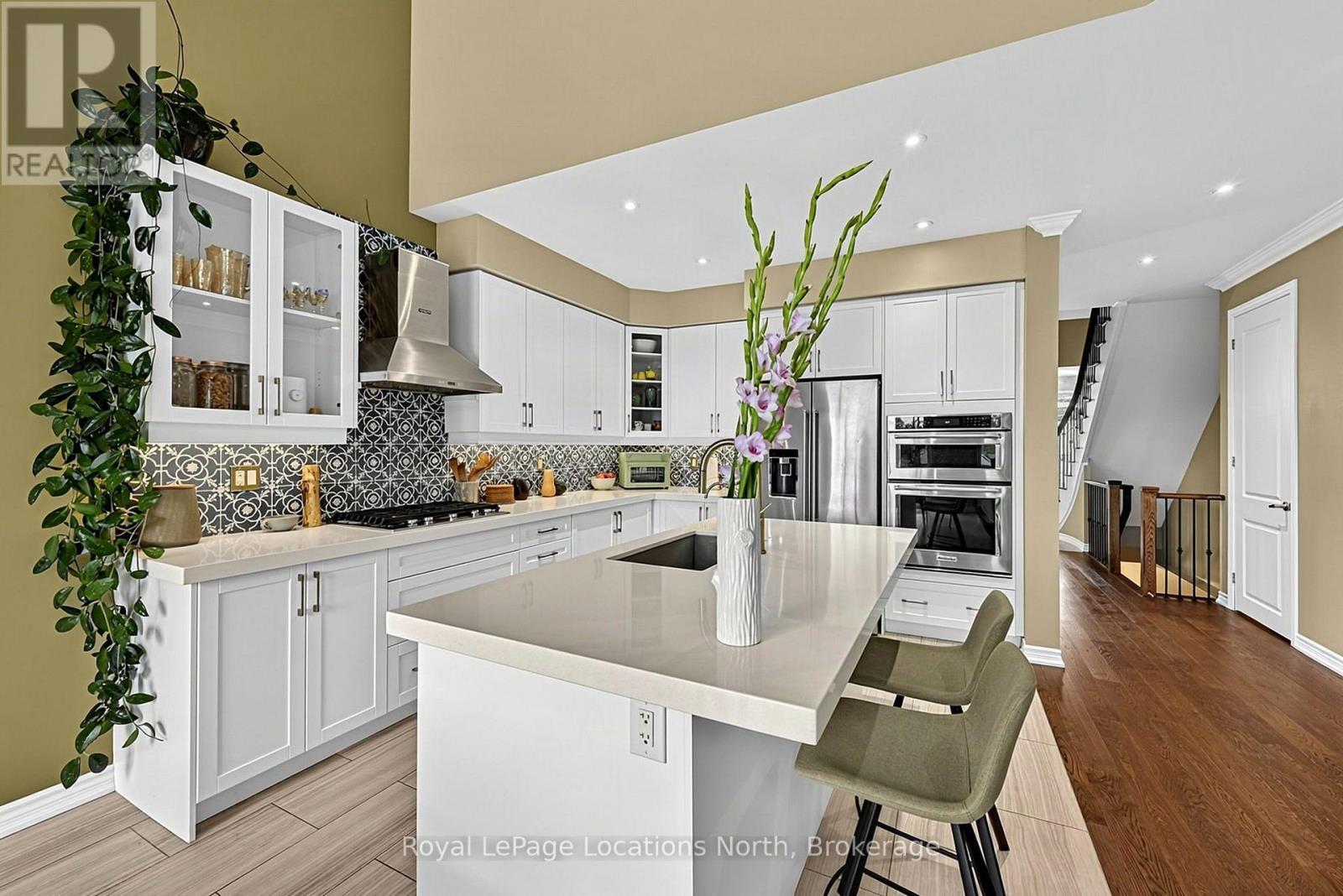 133 Trail Boulevard, Springwater (Centre Vespra), ON