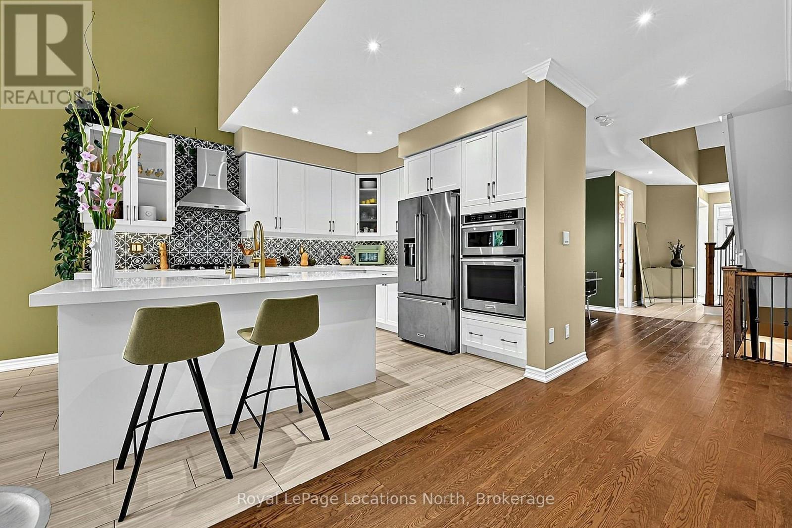 133 Trail Boulevard, Springwater (Centre Vespra), ON