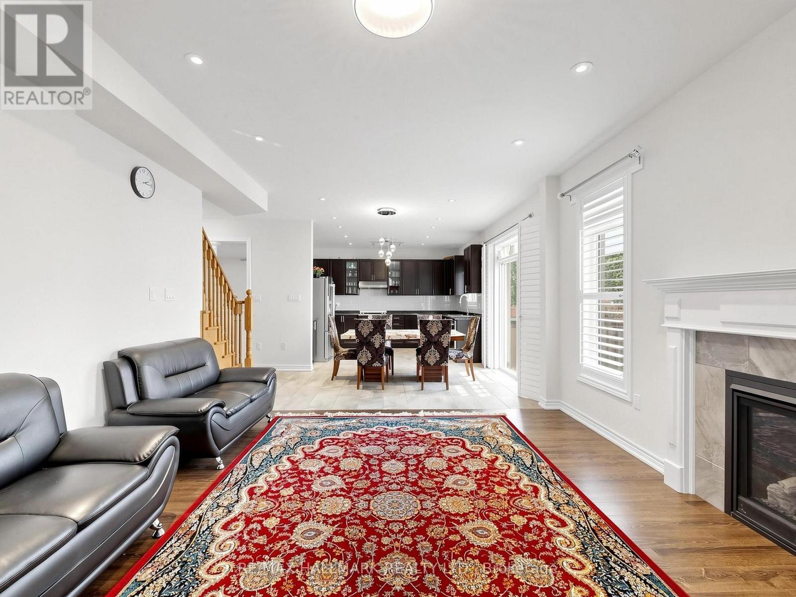 16 Mercury Avenue, Georgina, ON