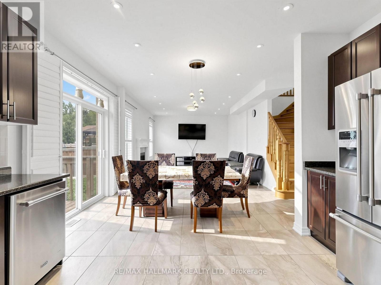 16 Mercury Avenue, Georgina, ON