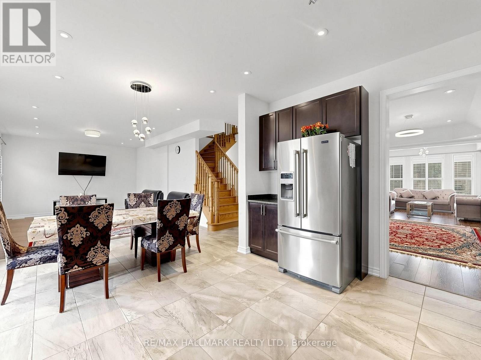 16 Mercury Avenue, Georgina, ON