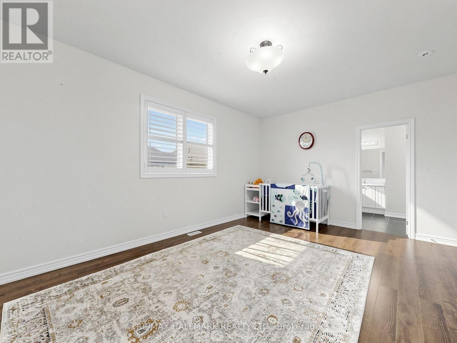 16 Mercury Avenue, Georgina, ON