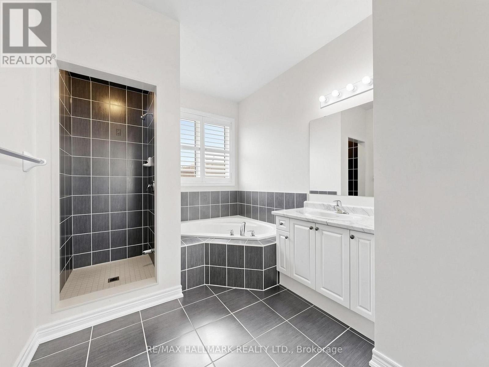 16 Mercury Avenue, Georgina, ON