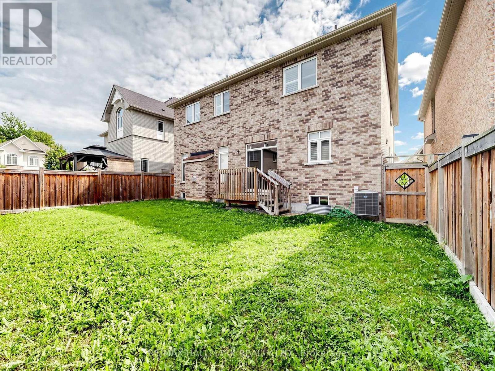 16 Mercury Avenue, Georgina, ON