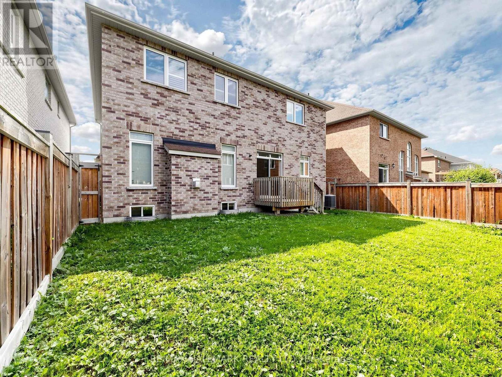 16 Mercury Avenue, Georgina, ON