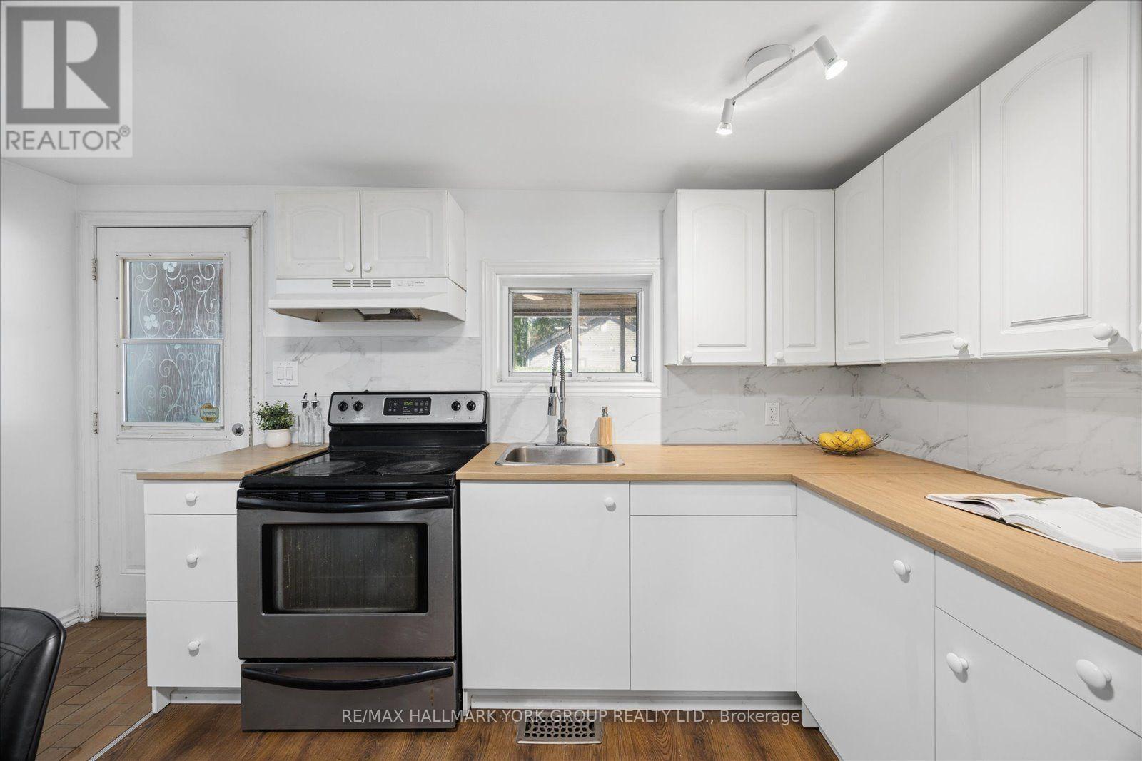 28 St James Street, Georgina, ON