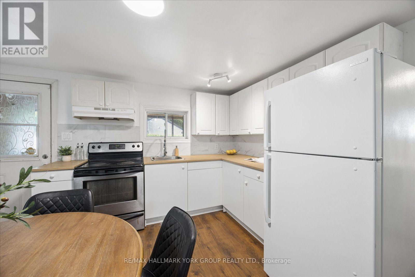 28 St James Street, Georgina, ON