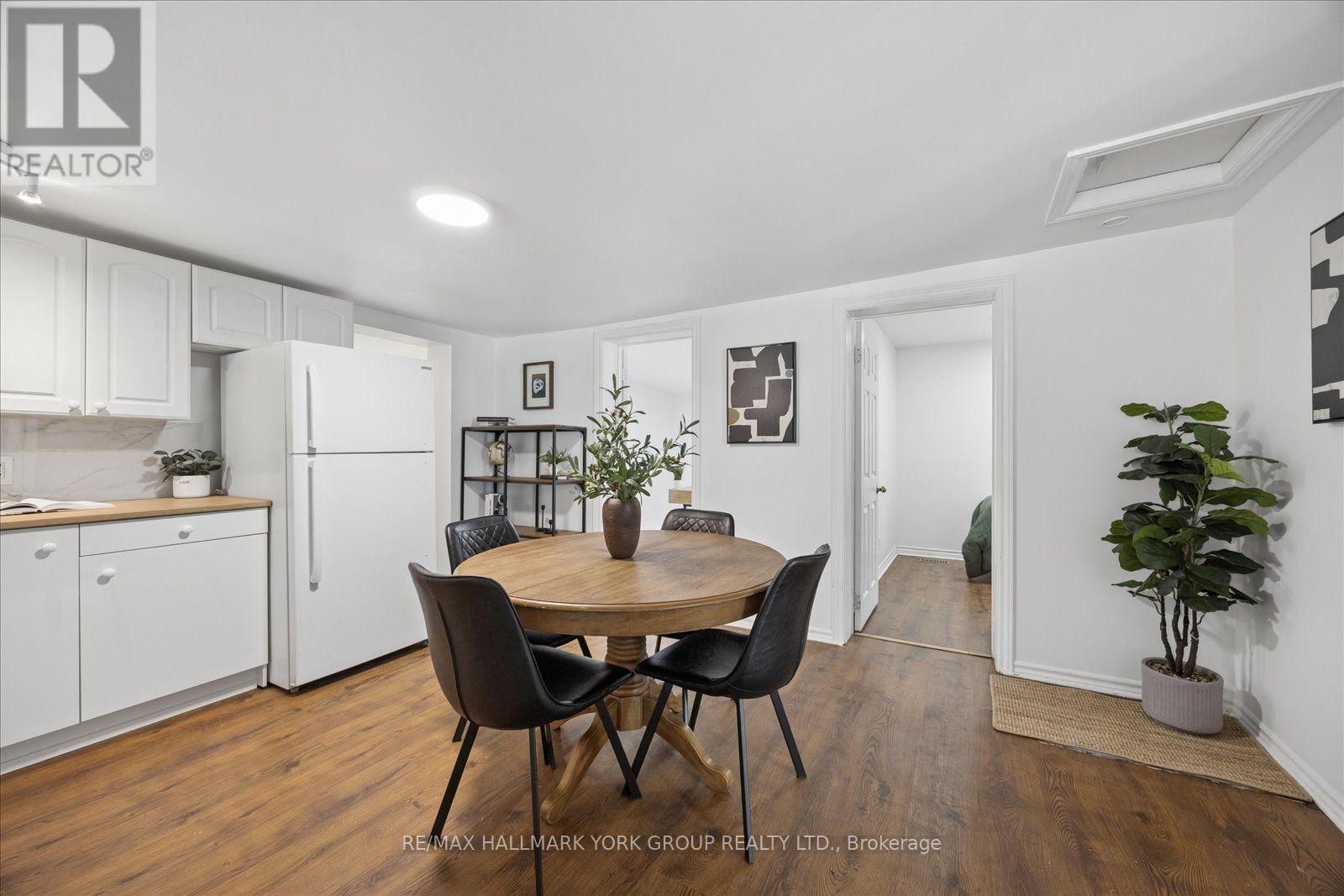 28 St James Street, Georgina, ON