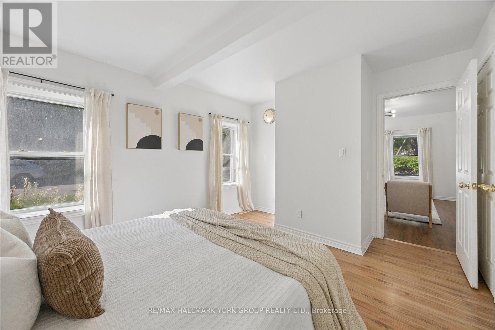 28 St James Street, Georgina, ON