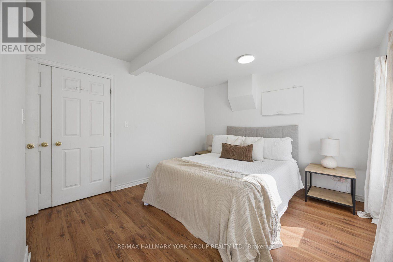 28 St James Street, Georgina, ON