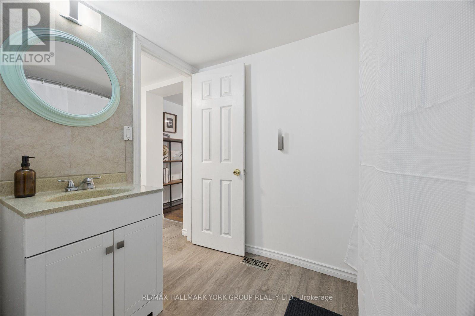 28 St James Street, Georgina, ON