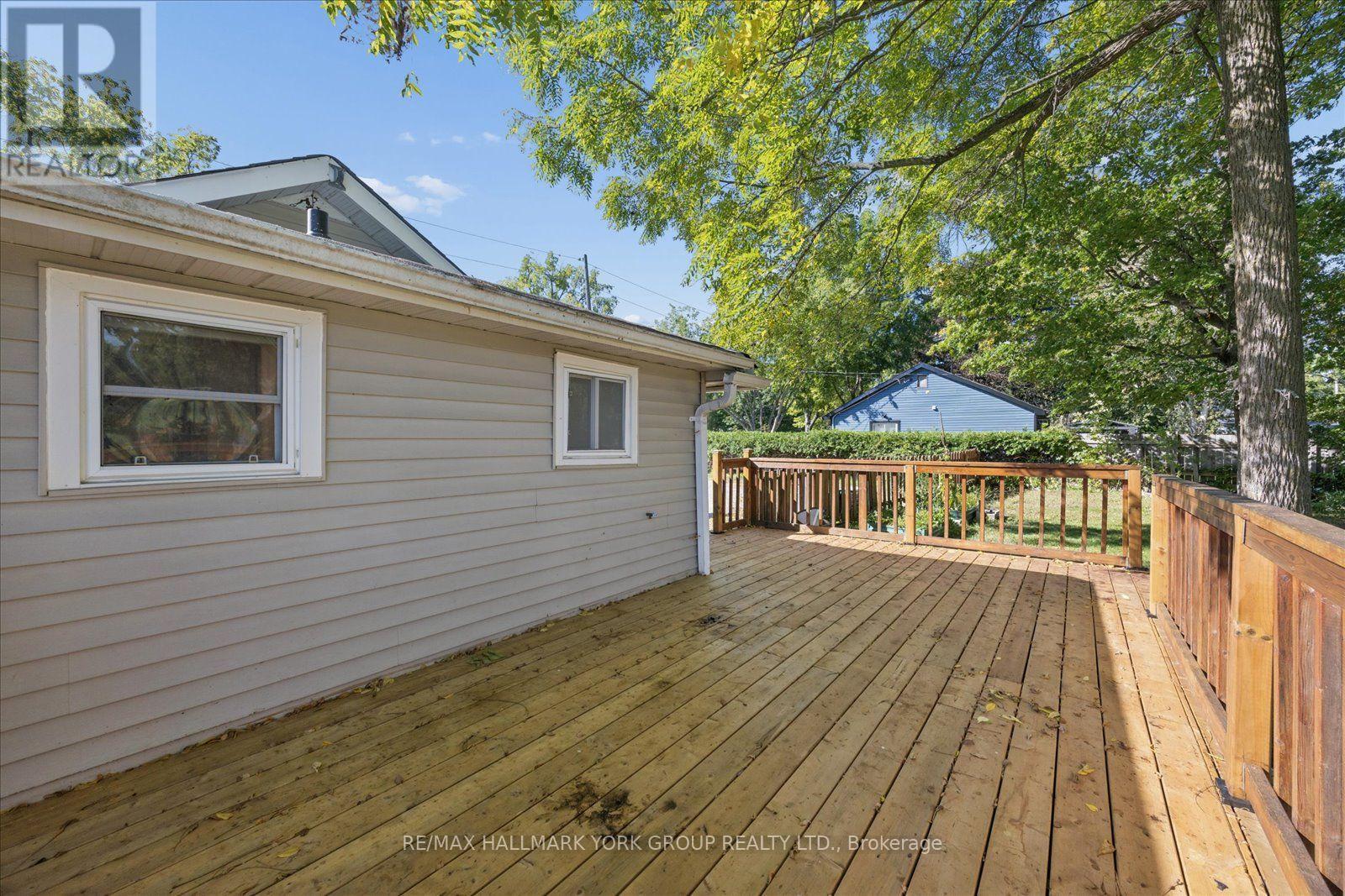 28 St James Street, Georgina, ON
