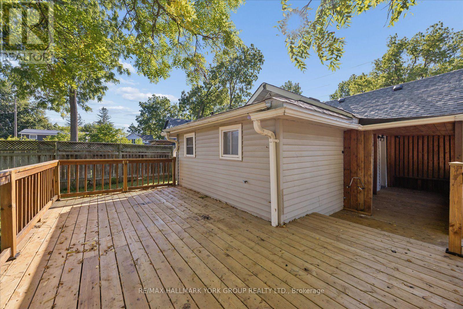 28 St James Street, Georgina, ON