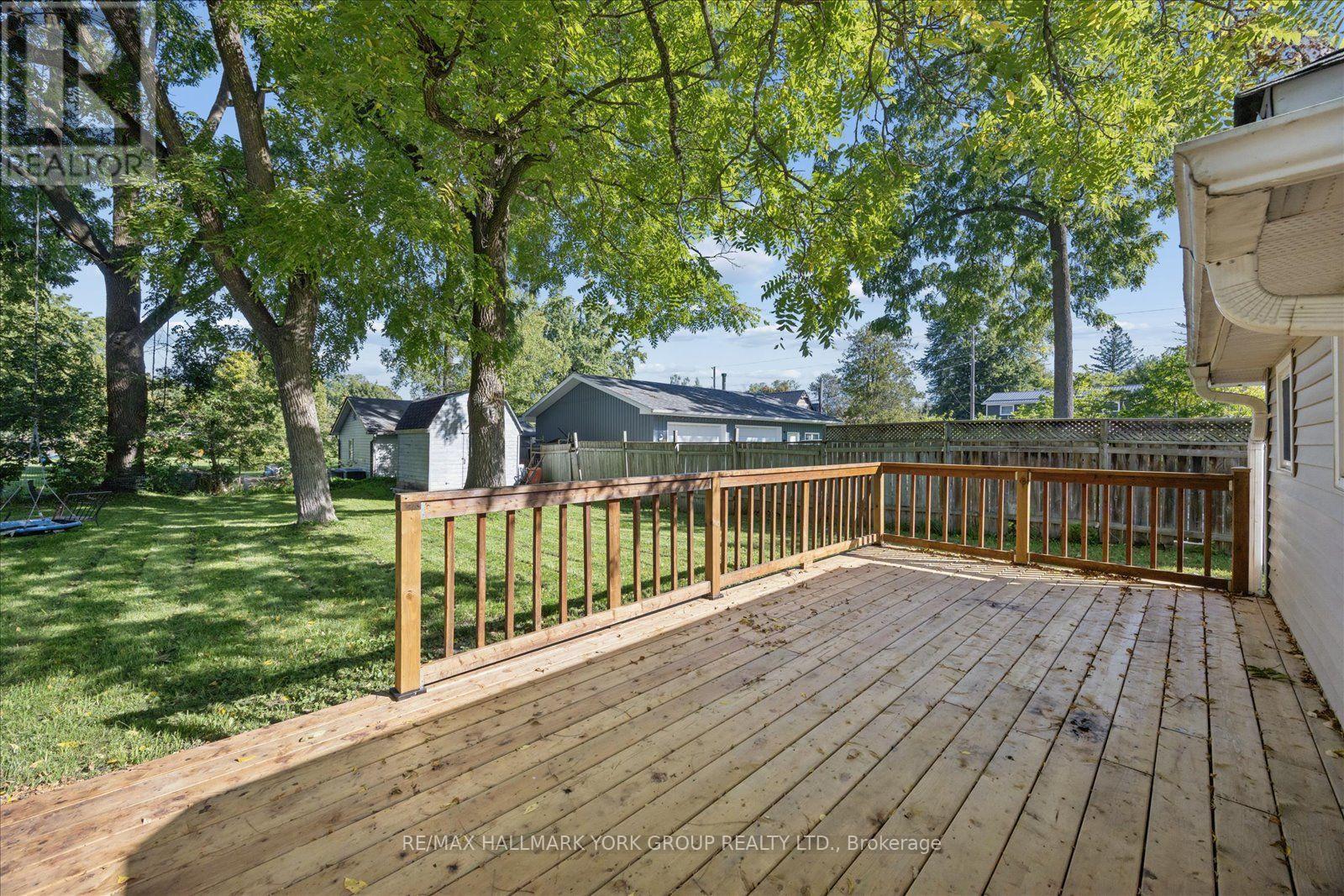 28 St James Street, Georgina, ON