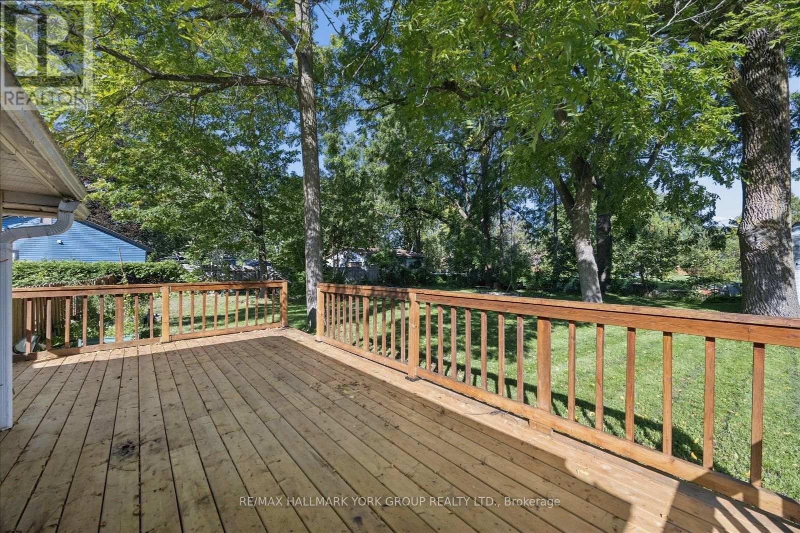 28 St James Street, Georgina, ON