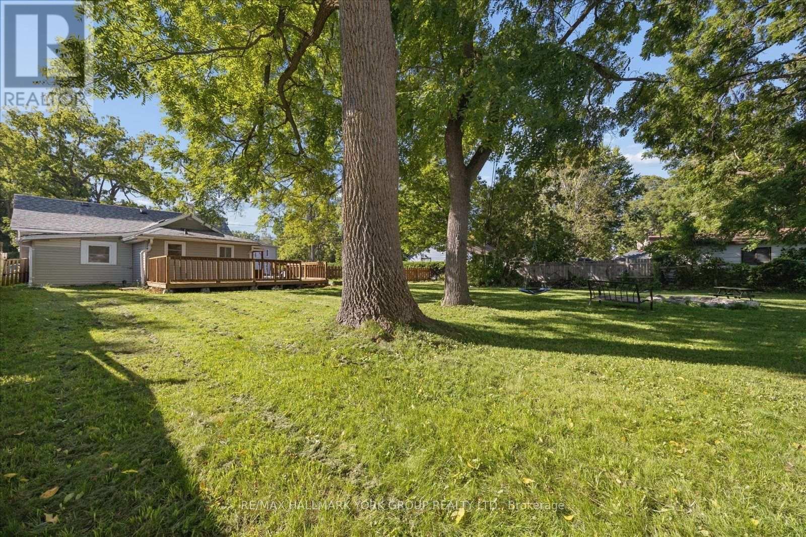 28 St James Street, Georgina, ON