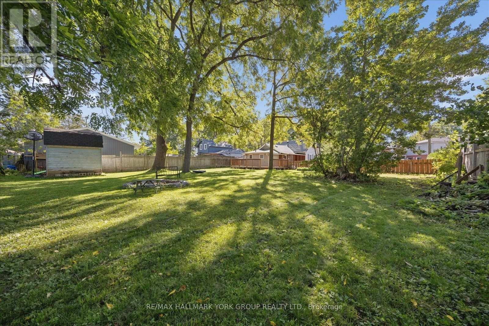 28 St James Street, Georgina, ON