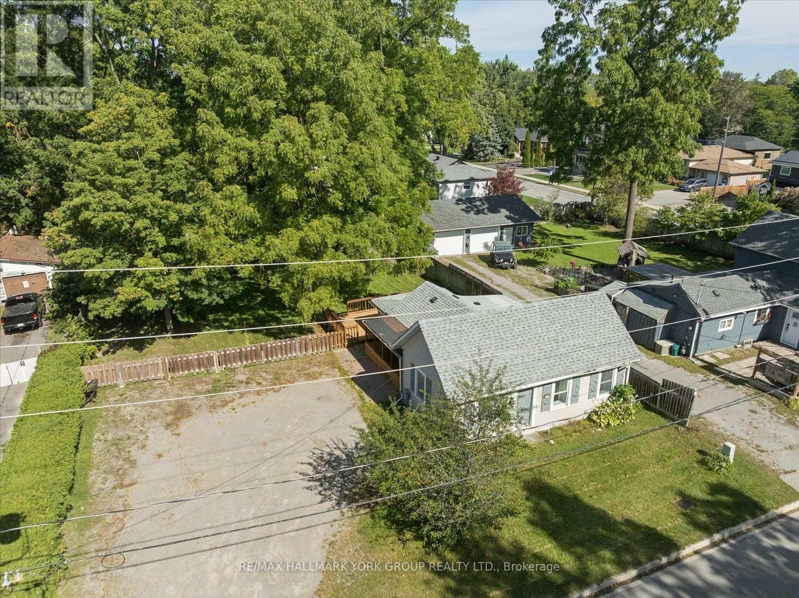 28 St James Street, Georgina, ON