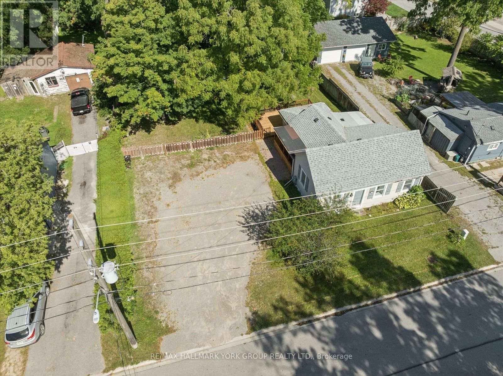 28 St James Street, Georgina, ON