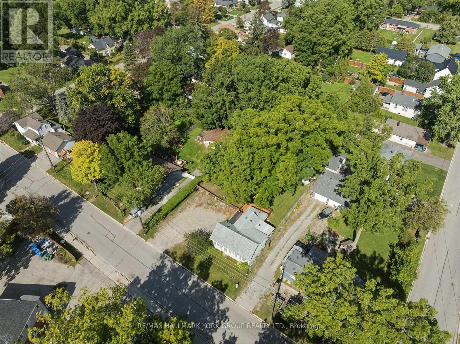 28 St James Street, Georgina, ON