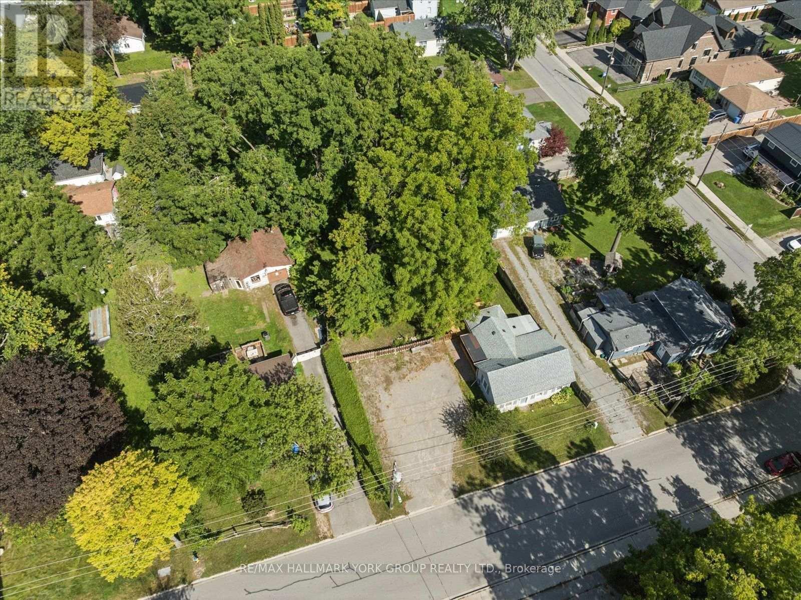 28 St James Street, Georgina, ON