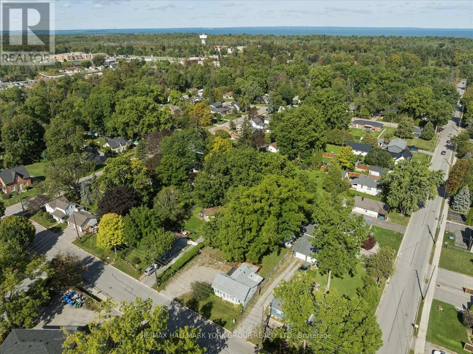 28 St James Street, Georgina, ON